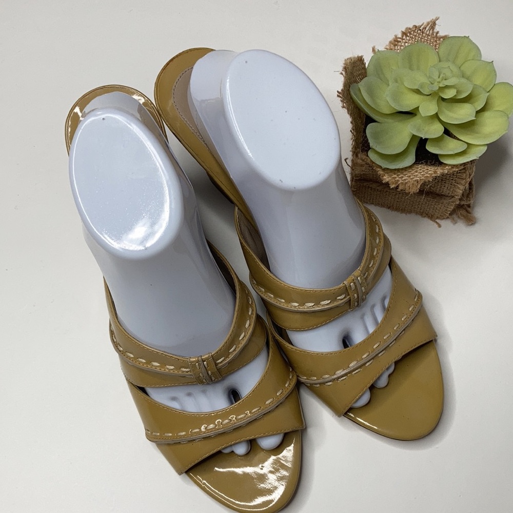 Cole Haan Patten Leather Wedge Sandals Sz: 10.5B - Picture 5 of 11